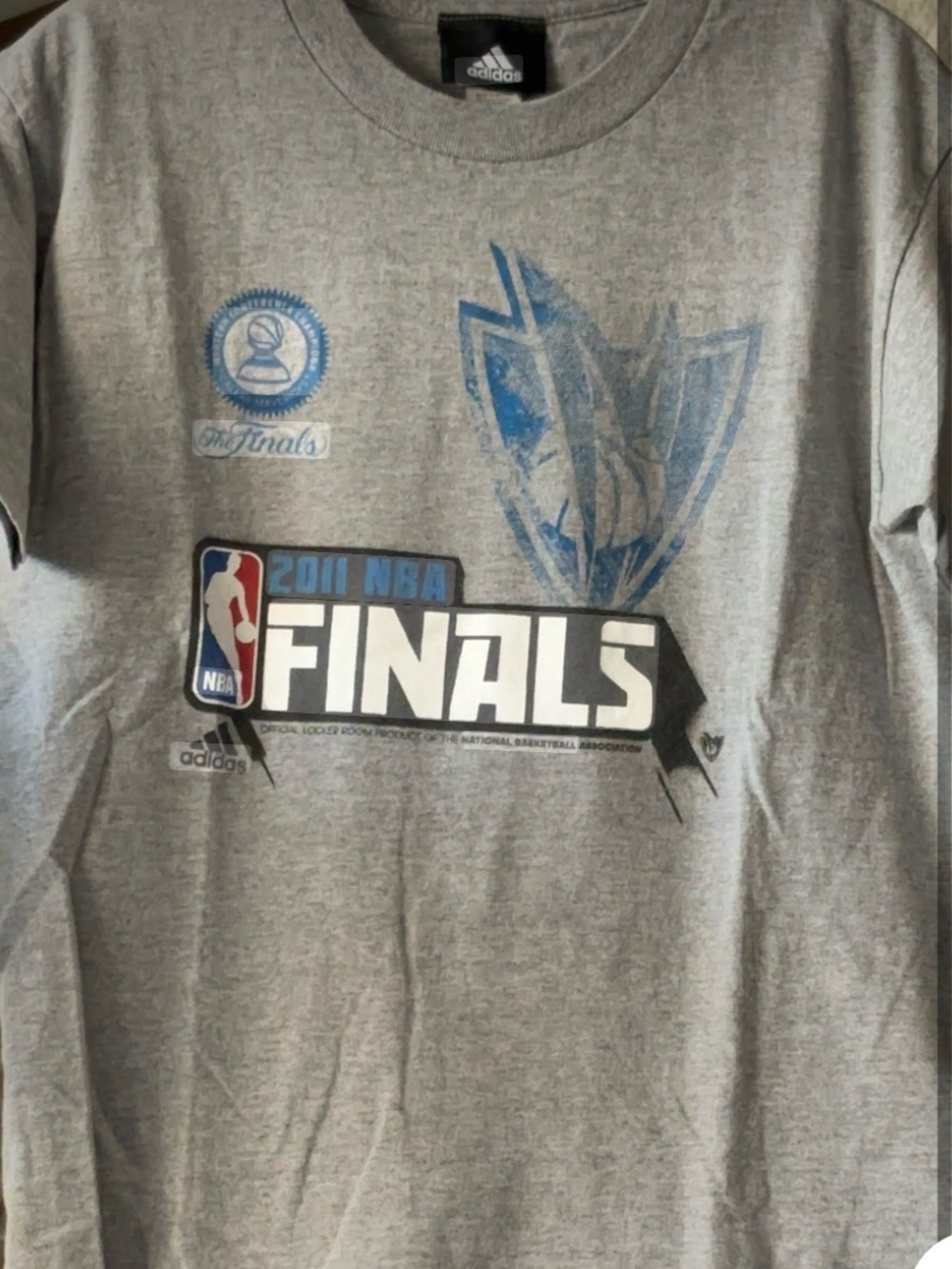 NBA Dallas Mavericks 2011 Finals Champions Locker Room Adidas TShirt Youth L